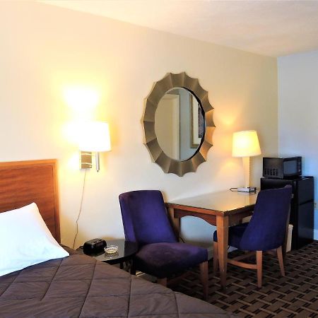 Windsor Motel Ґротон Екстер'єр фото