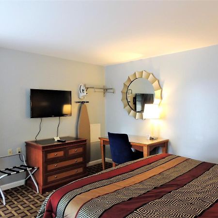 Windsor Motel Ґротон Екстер'єр фото