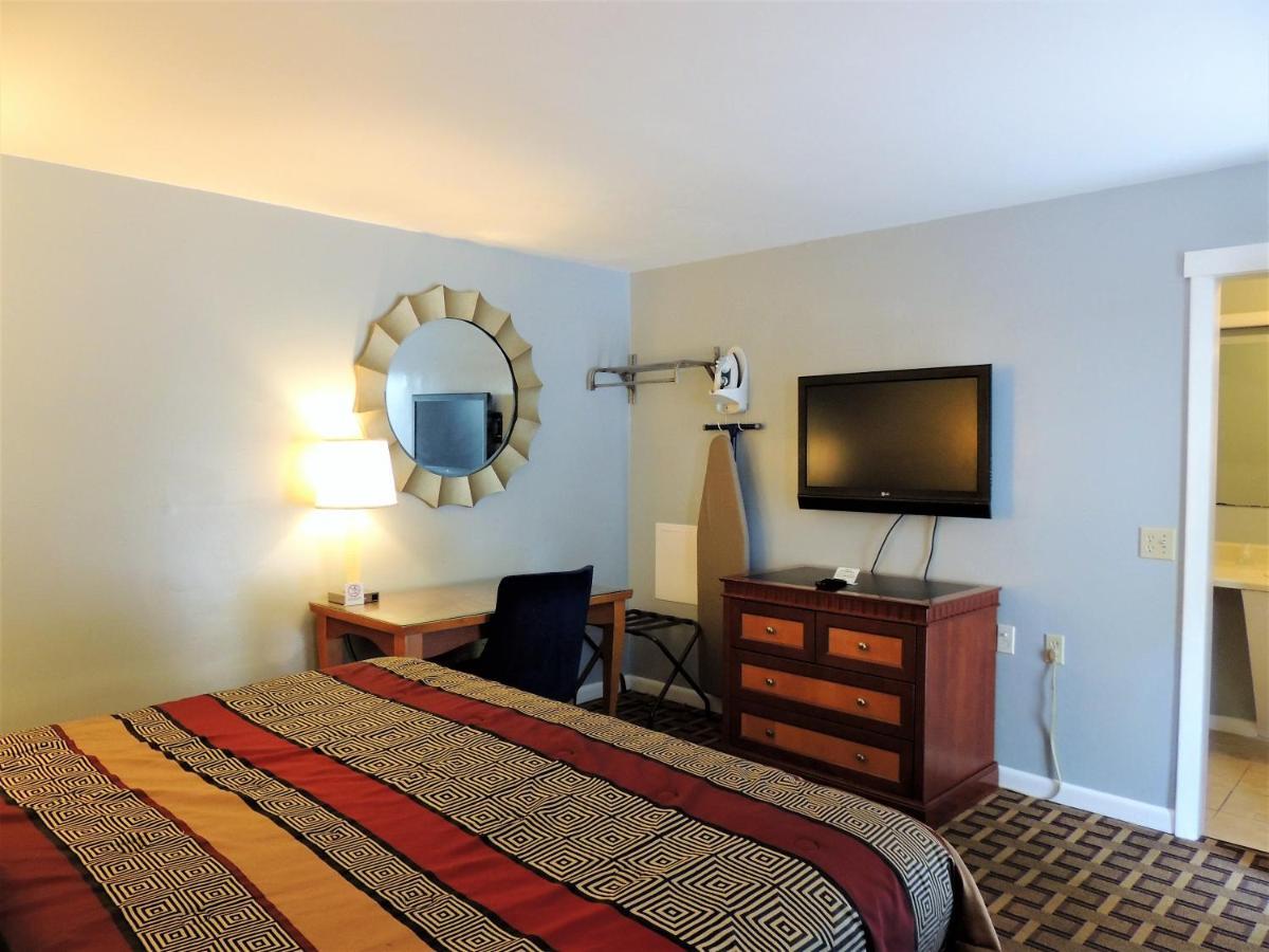 Windsor Motel Ґротон Екстер'єр фото